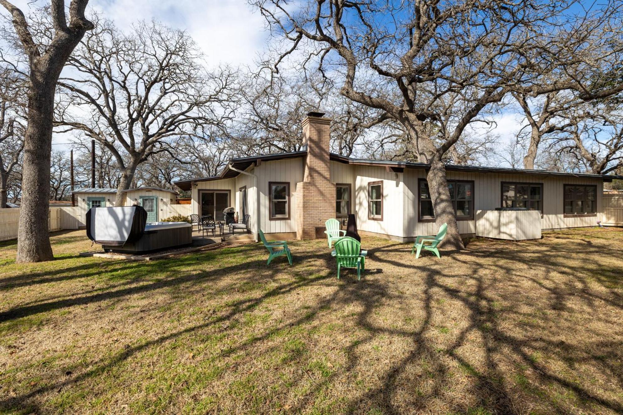 Das Treff Platz- The Gathering Place - Hot Tub! Villa Fredericksburg Exterior foto