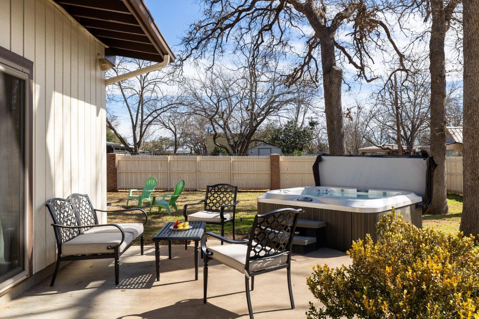 Das Treff Platz- The Gathering Place - Hot Tub! Villa Fredericksburg Exterior foto